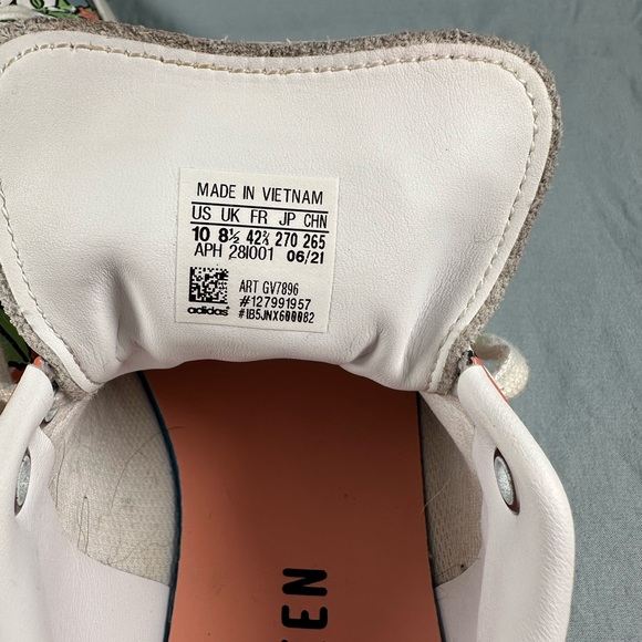 Adidas Stan Smith Floral Sneakers - Picture 2 of 6